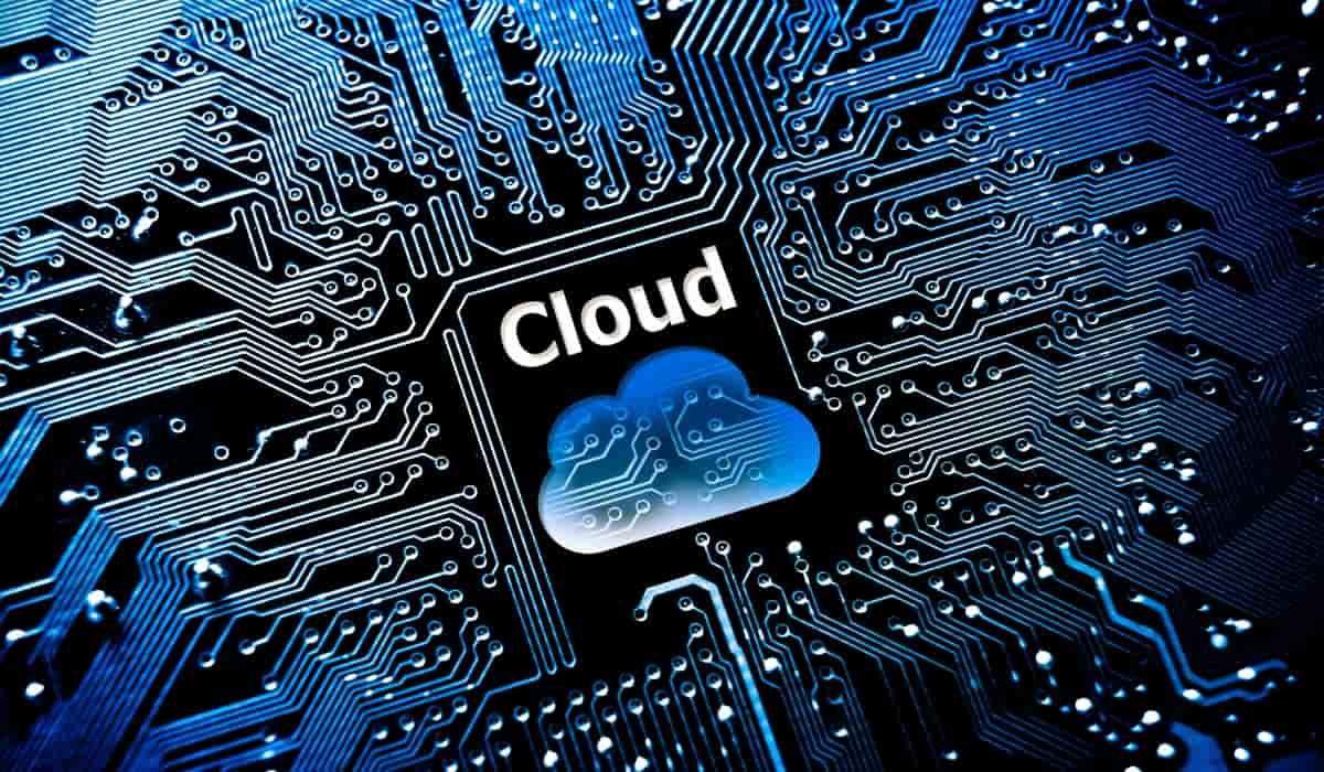 motherboard-depicting-cloud-hosting-server-infrastructure